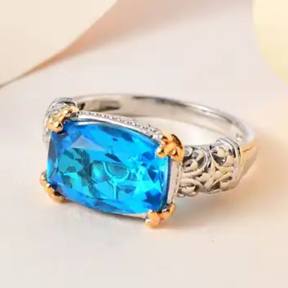 Host Pick Beautiful NWOT Karis Caribbean Quartz Ring